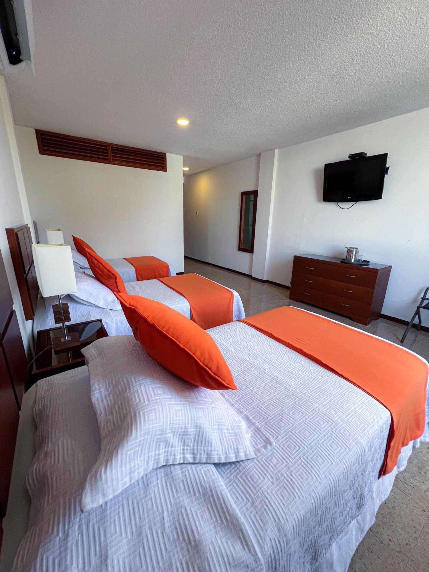 Hotel Anaconda Летисия Екстериор снимка