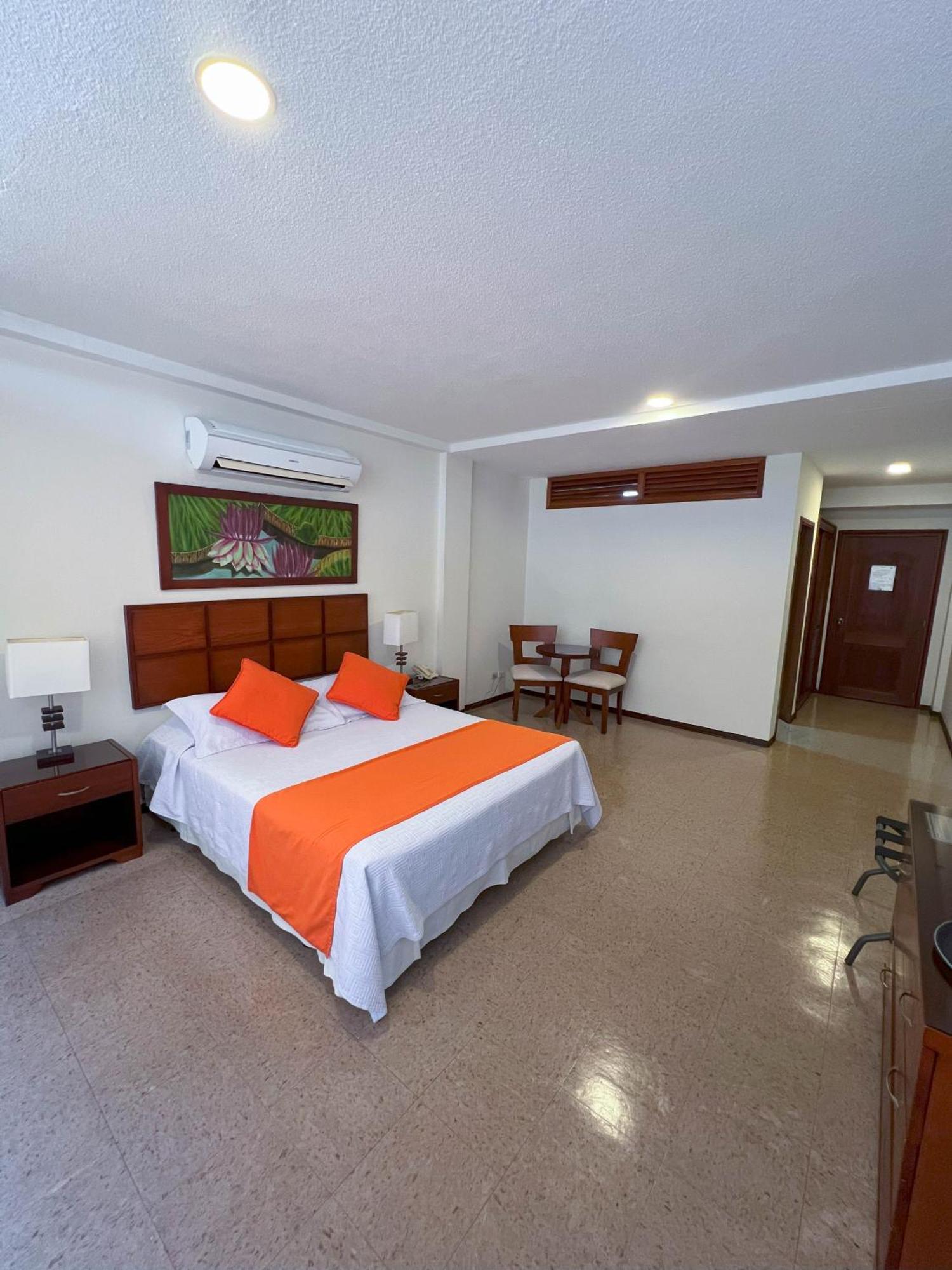 Hotel Anaconda Летисия Екстериор снимка