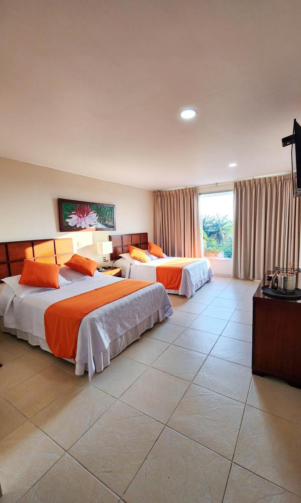 Hotel Anaconda Летисия Екстериор снимка