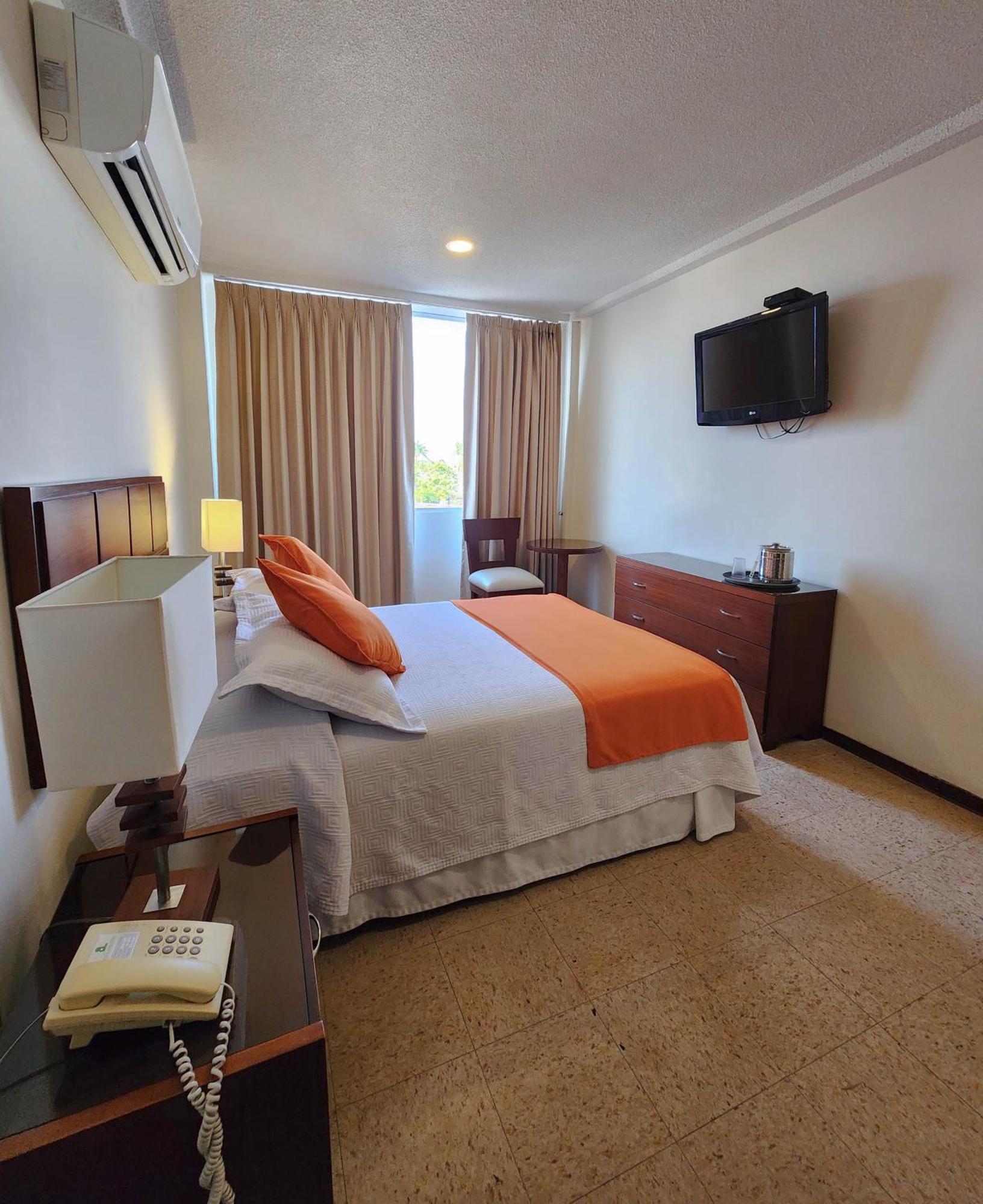 Hotel Anaconda Летисия Екстериор снимка
