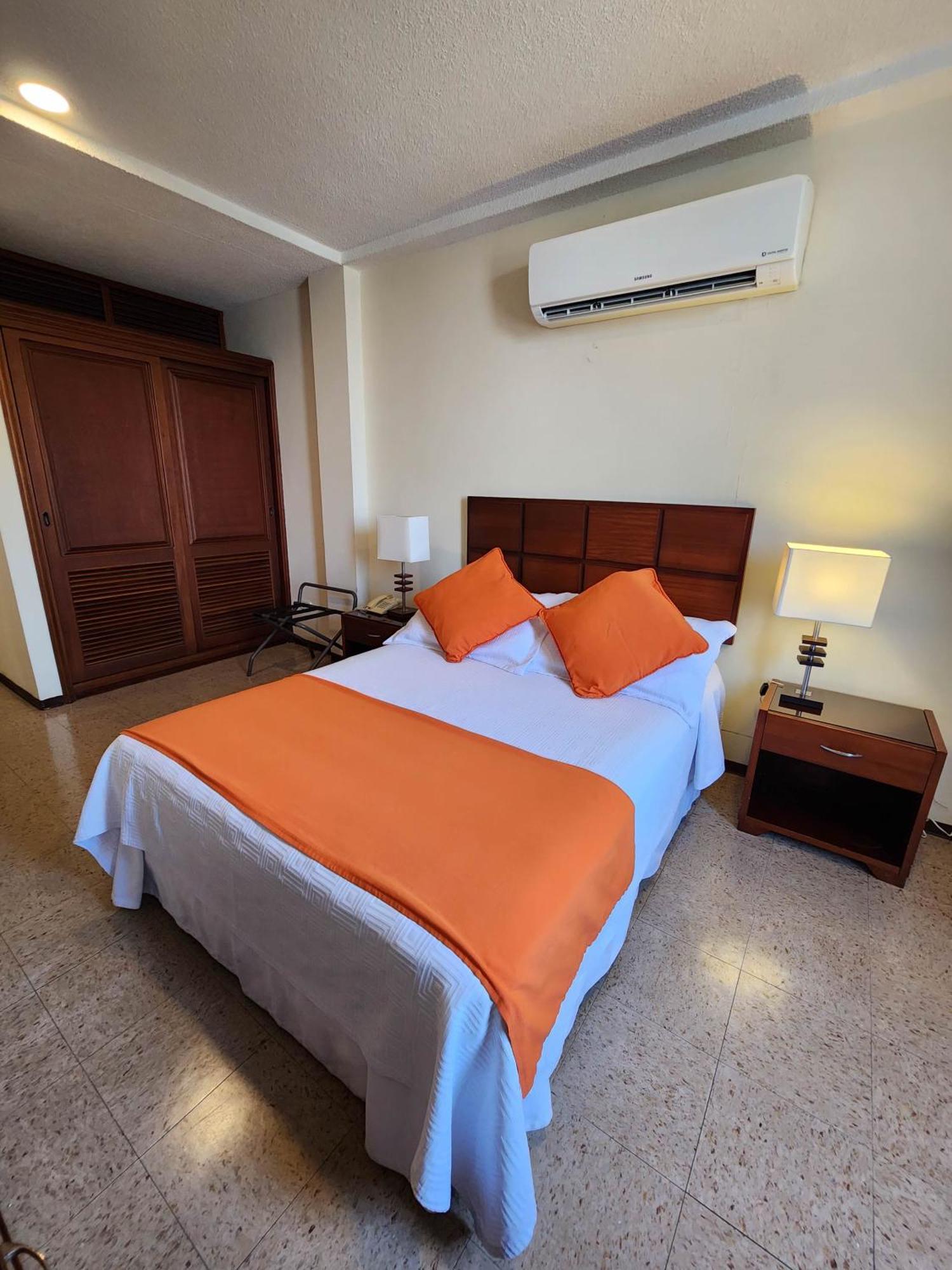 Hotel Anaconda Летисия Екстериор снимка